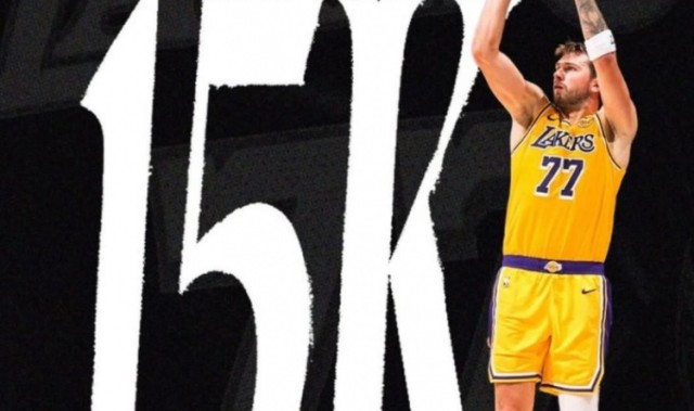 九游会app-詹姆斯赛后祝贺里程碑：东契奇15000分/八村塁5000分/雷迪克100胜